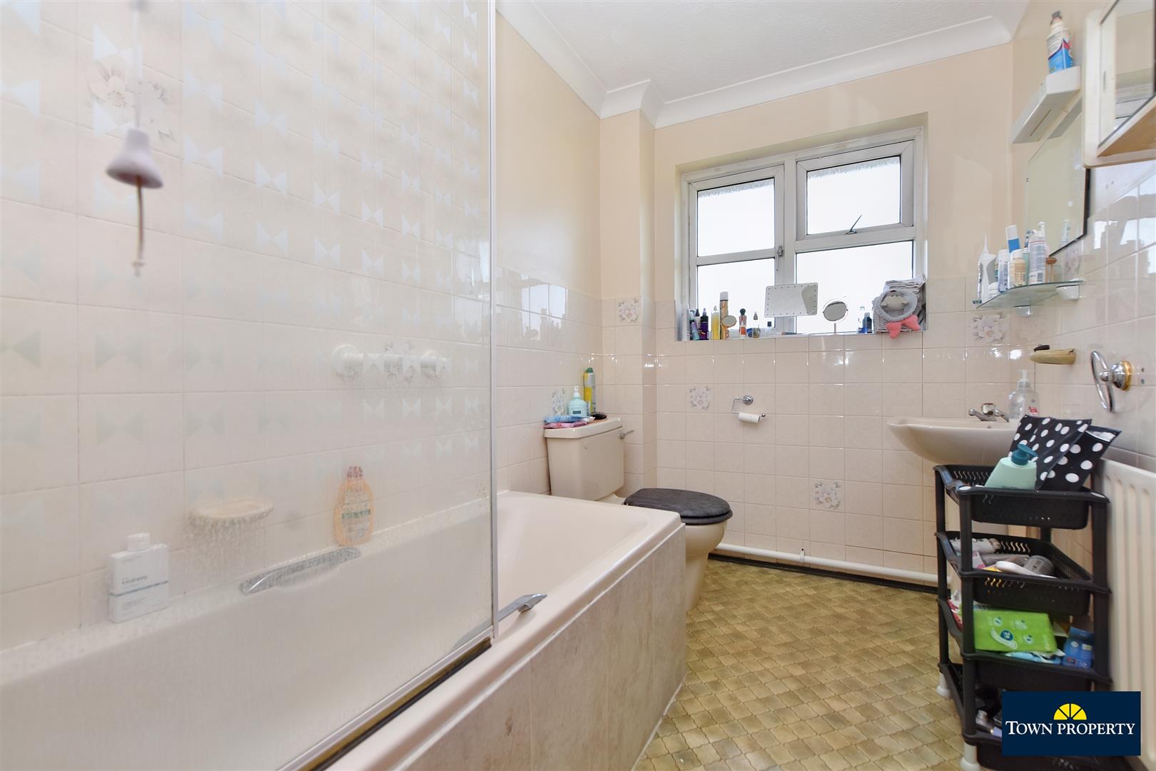 Property Details for Blakes Way Eastbourne BN23 6EN Town Property